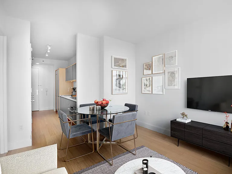 10 City Point #24D — Photo 4