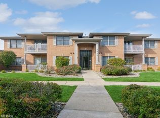 9835 Wildwood Cir UNIT 2-D, Munster, IN