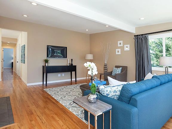 4th image of 148 165th Ave NE