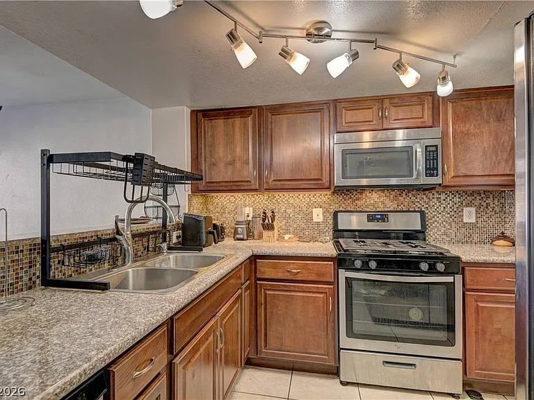 5450 Morris St #1220 — Photo 12