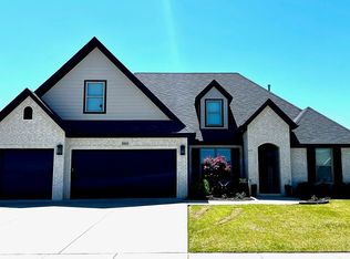 5604 W Sommerset St, Rogers, AR 72758