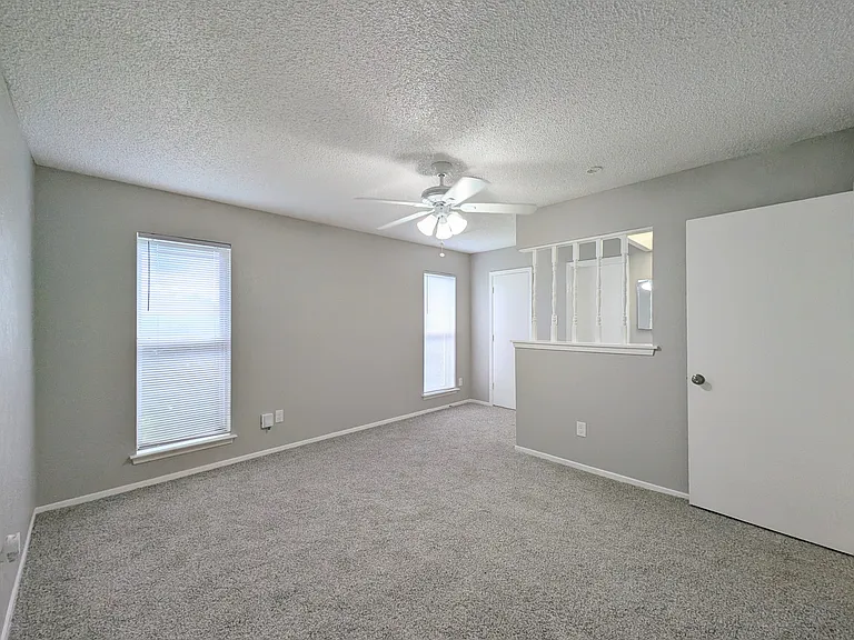 7317 Misty Meadow Dr S — Photo 7