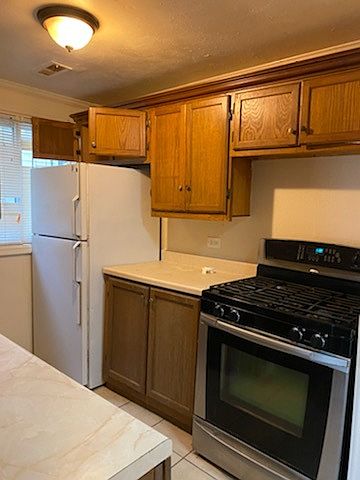 2nd image of 2331 Honore Ave