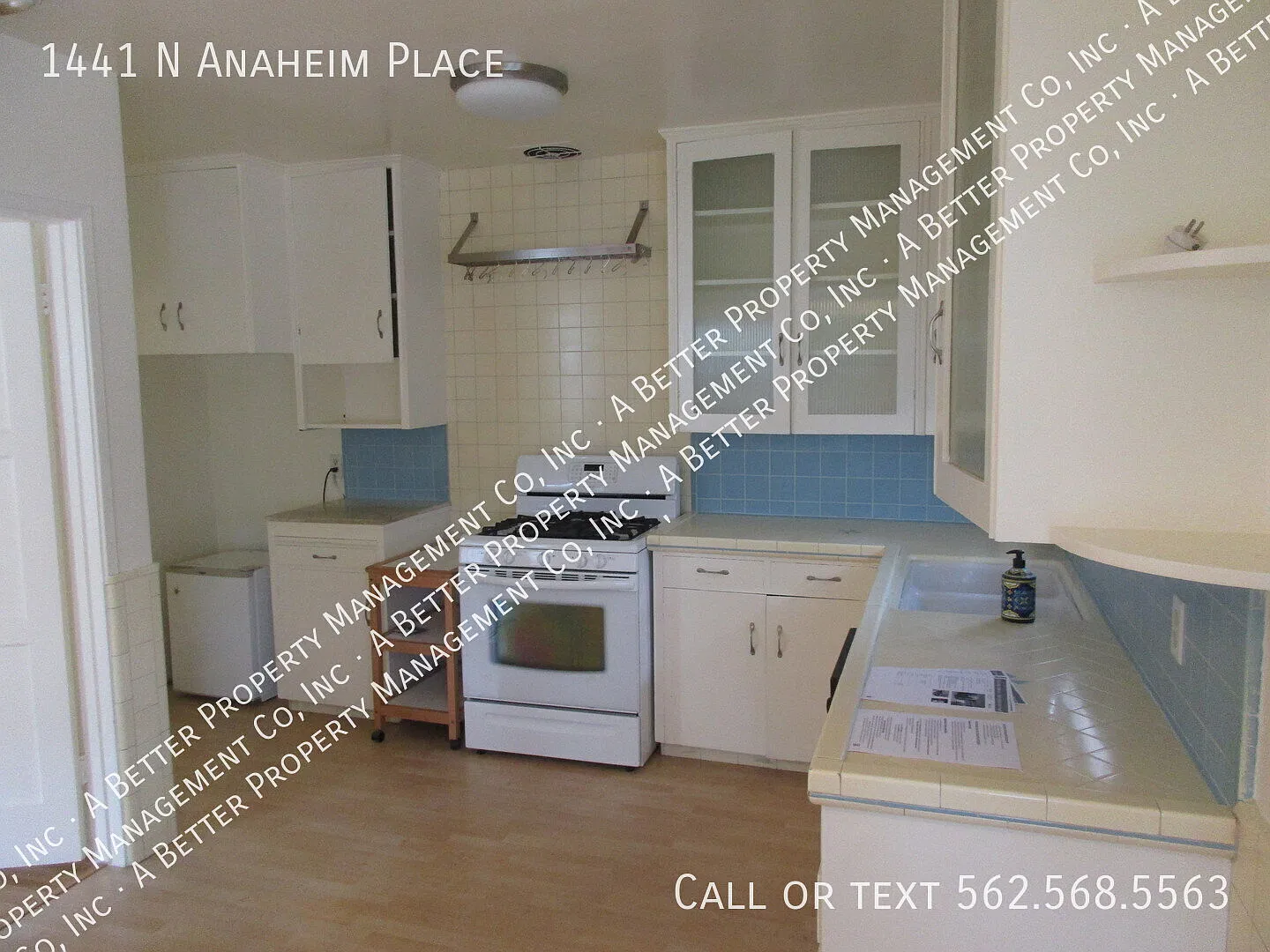 Circle Area 2 Bedroom 1 Bath House with Hardwood Floors, Garage & Yard! — Photo 1