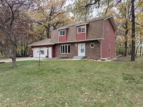 5902 3rd St N, Moorhead, MN 56560