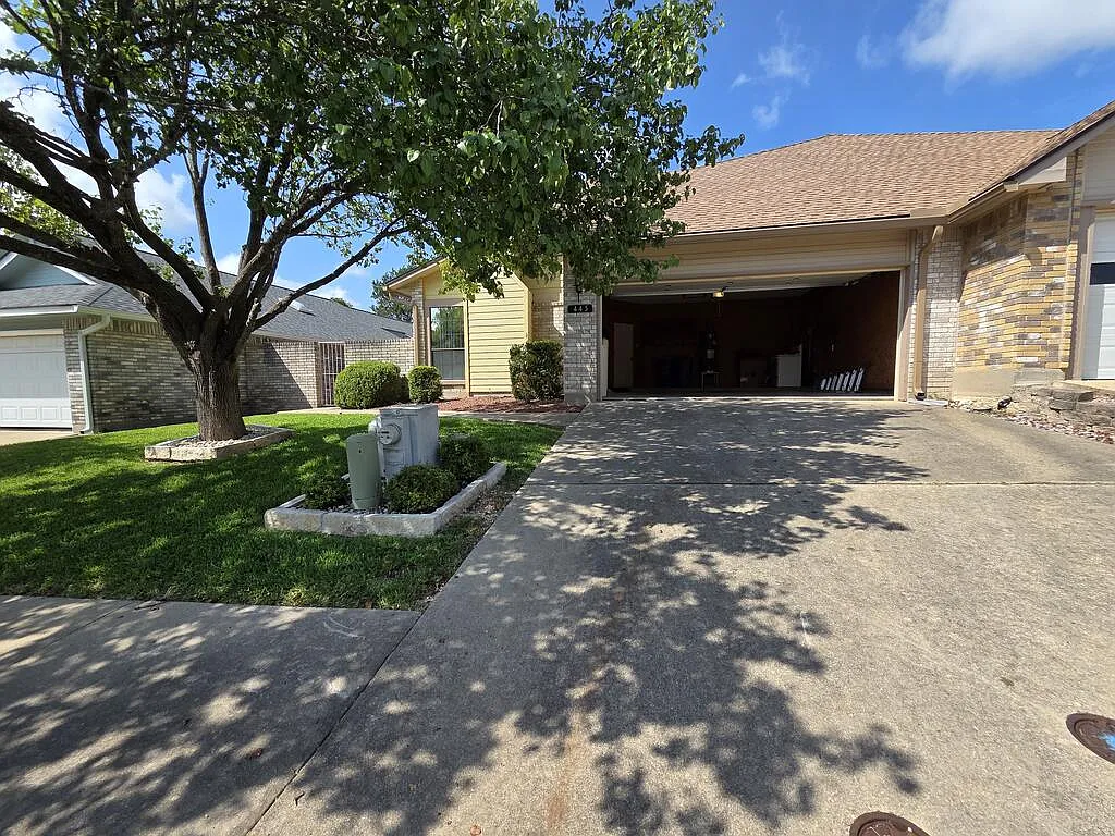 2 bed, 2.0 bath, 1431 sqft, $2,200 — Photo 2