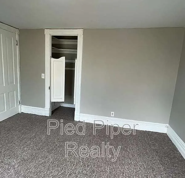 217 N West Ave — Photo 7