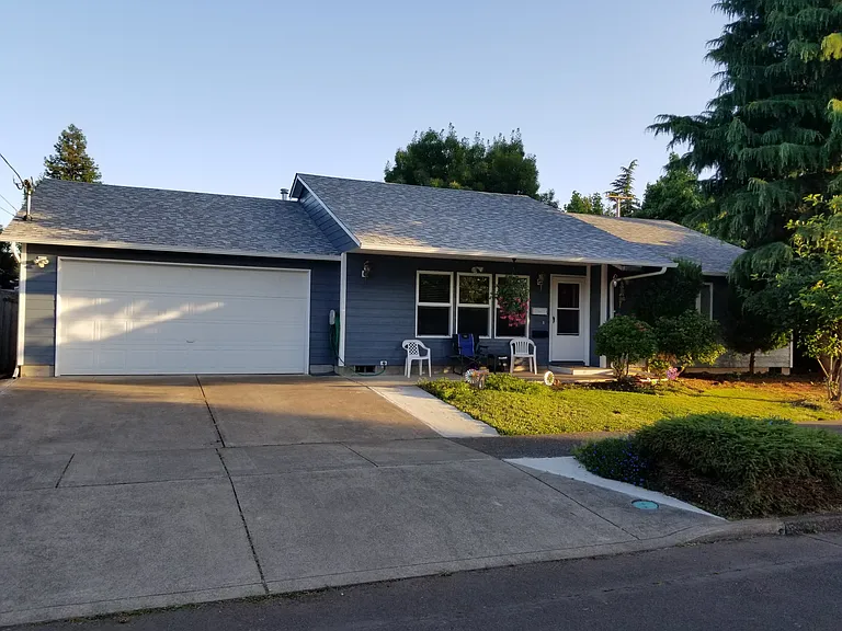 120 E Rose St — Photo 1
