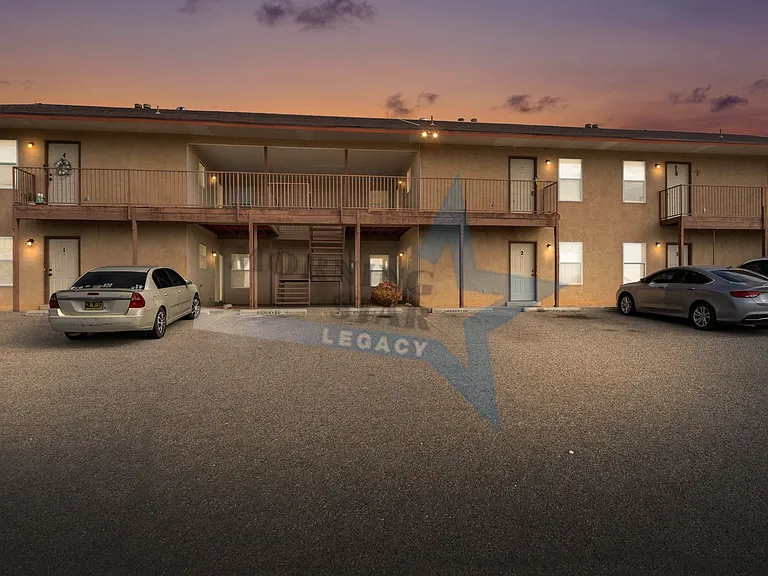 Spacious 2 bedroom floor plans! — Photo 2