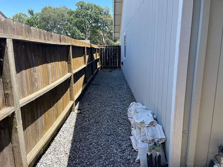 143 Goldenwest Ct — Photo 32