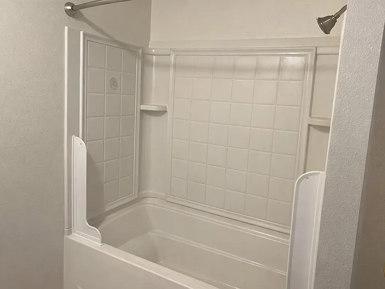 Upstairs Bathroom tub and shower