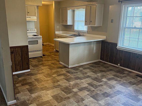 3rd image of 6201 McDougal Dr