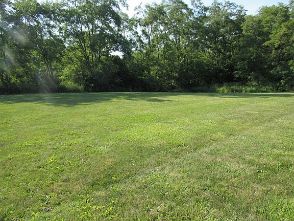 3rd image of 553 Birch Hollow Dr