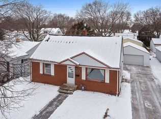 907 Park St, Green Bay, WI 54303