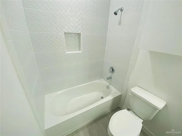 1621 W Sumitt Dr #1 — Photo 8