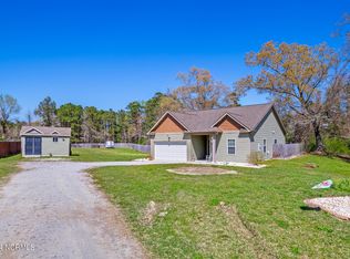 504 Queens Creek Rd, Hubert, NC 28539