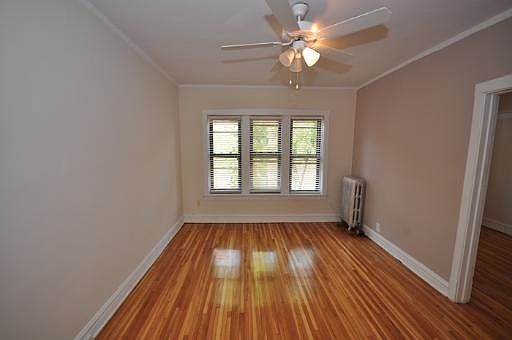 2nd image of 642 W Cornelia Ave APT 3N