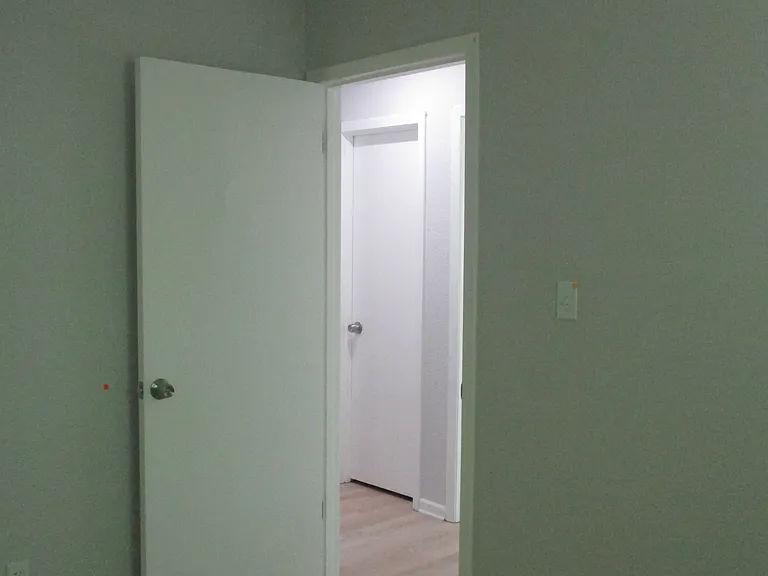 1906 Castle Gate Cir — Photo 17