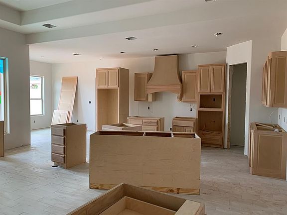 2nd image of 1000 Anna Cir