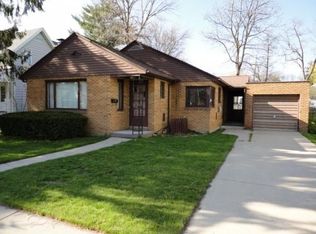 106 6th Ave, Baraboo, WI 53913