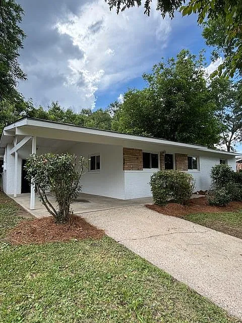 5435 Mariner Dr photo 1