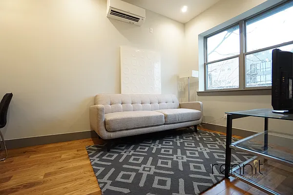 Rented by Rennit Inc. | media 20