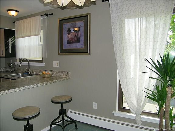 5th image of 40 Stevens Pl #40