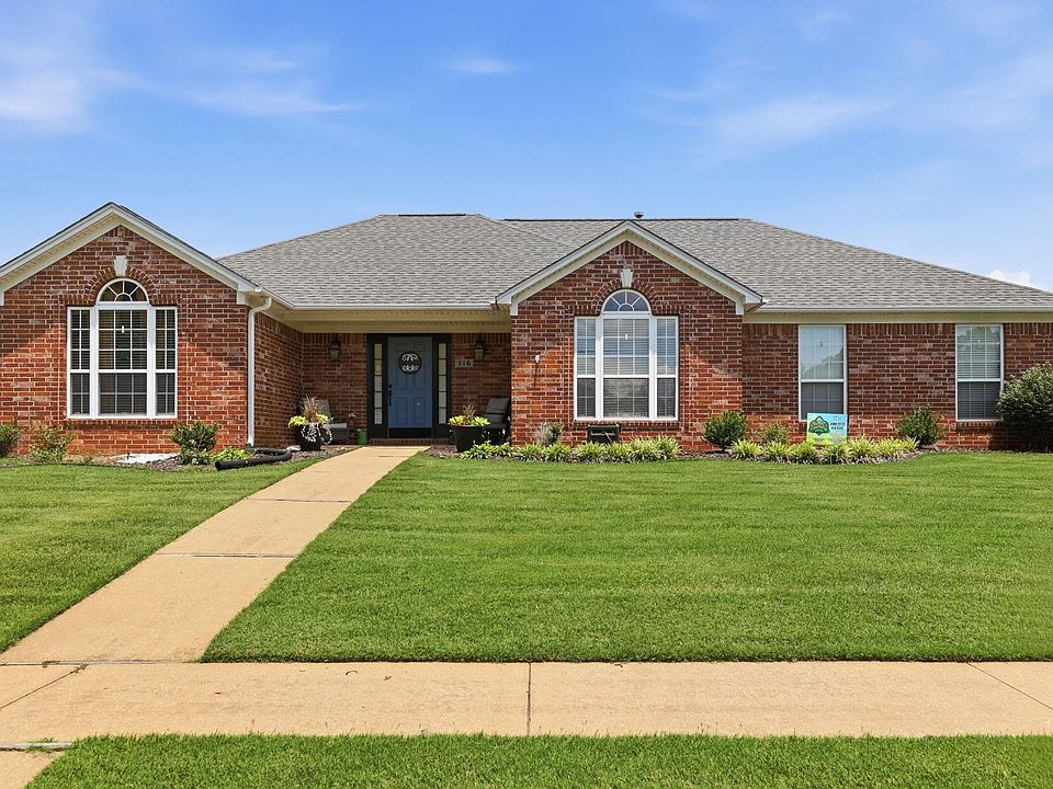 1st image of 516 Pinnacle Dr