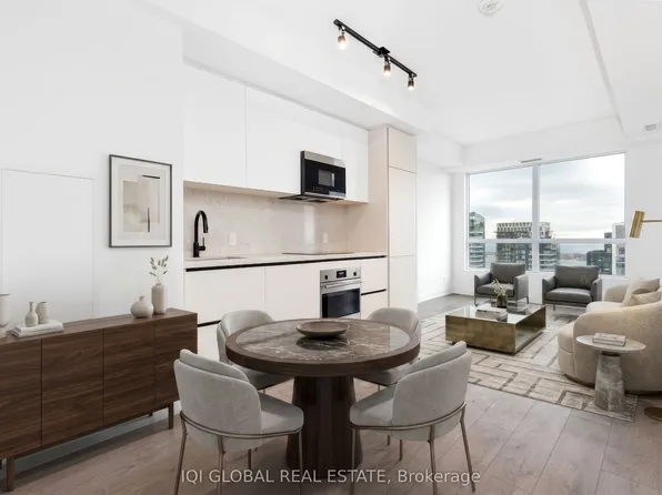 108 Peter St #5008, Toronto, ON M5V 0W2