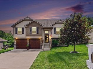 203 E Woodland Ave, Lone Jack, MO 64070