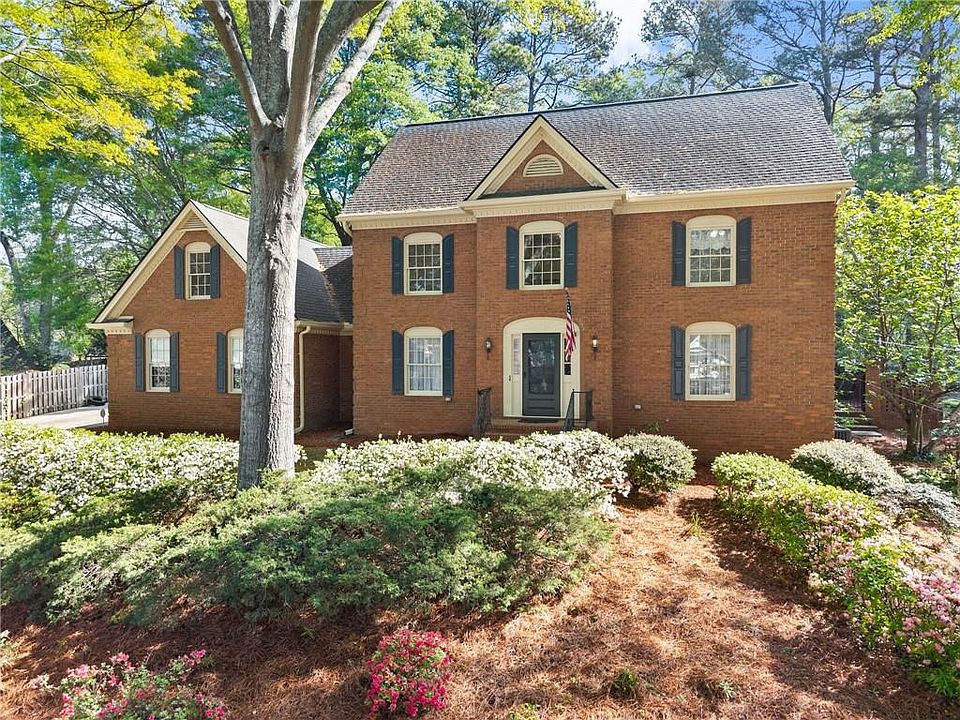 1st image of 556 Daisy Nash Dr