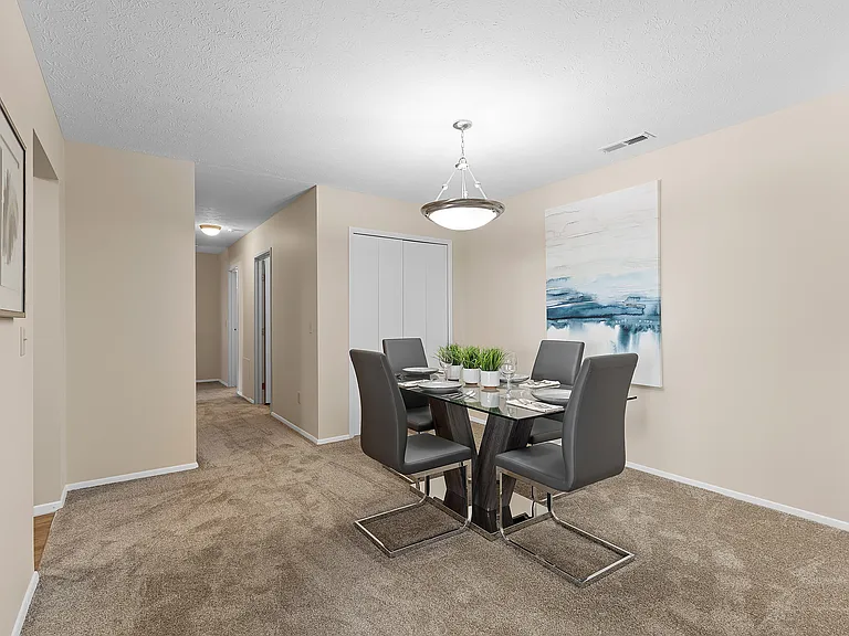 Foxmoor Apartments — Photo 9