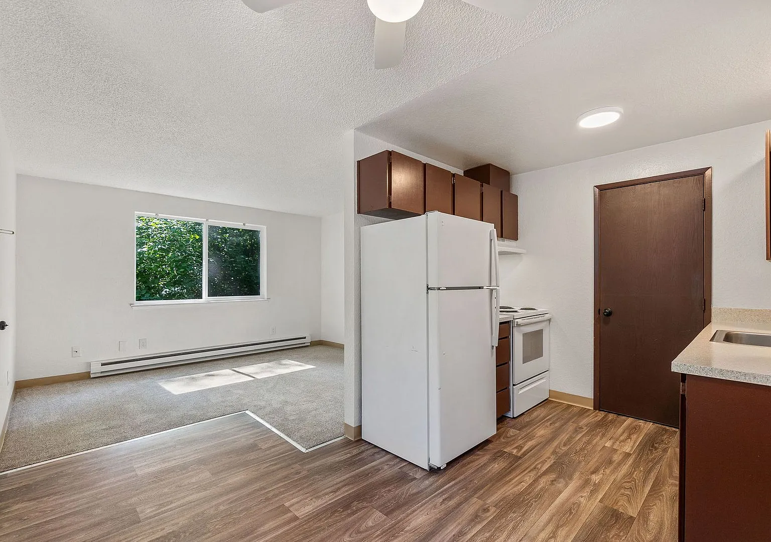 Timberlakes Apts — Photo 2