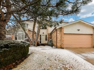 107 Poplar Ct, Northbrook, IL 60062