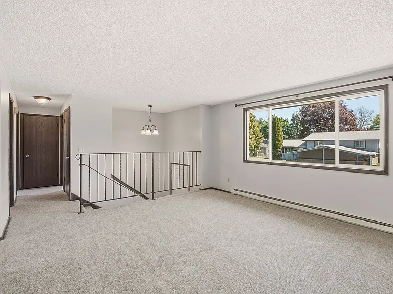 2705 N Robie Ct — Photo 4