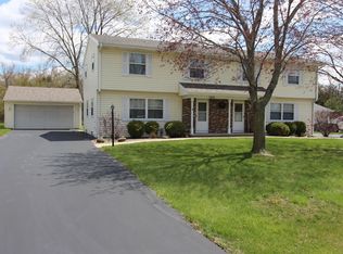 7029 Ashwood Ln, Waterford, WI 53185