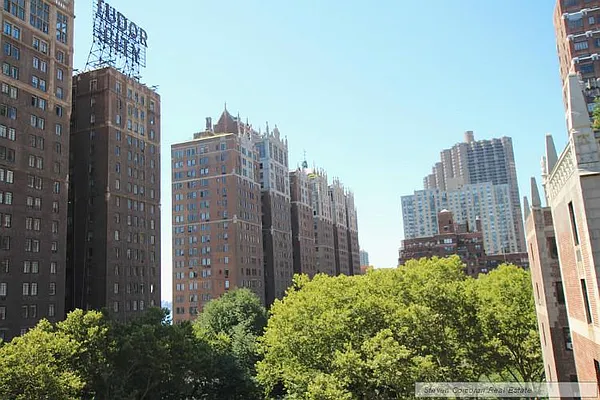 Sold by Steven Corcoran Real Estate | media 8