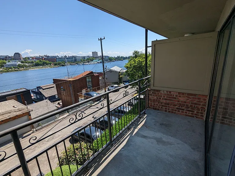 Lanai Apartments — Photo 25