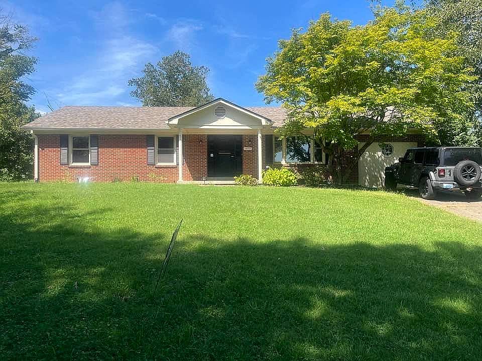 1st image of 455 Oak Dr