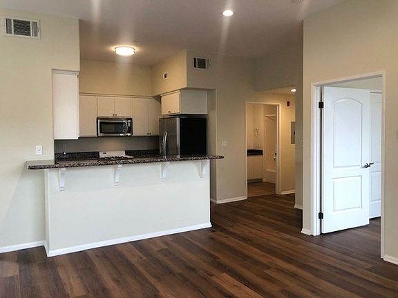 3rd image of 2991 Loma Vista Rd #2
