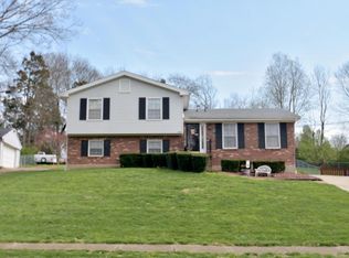 7605 Charron Rd, Louisville, KY 40220