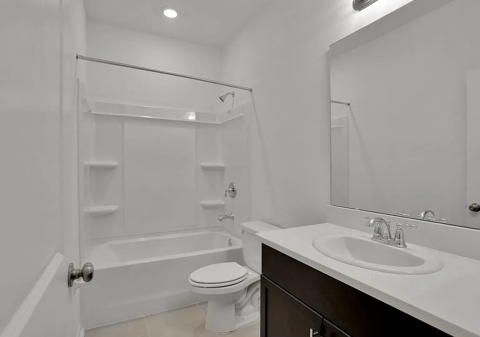 3 bed, 2.5 bath, 1372 sqft, $1,745 — Photo 3