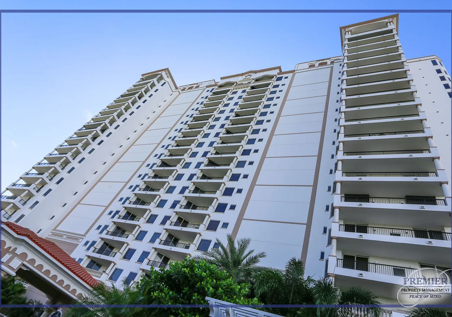 **This 3 Bedroom\4 Bathroom High In The Sky Condo At Hammock Bay Golf & Country Club ** Breathtak... — Photo 2