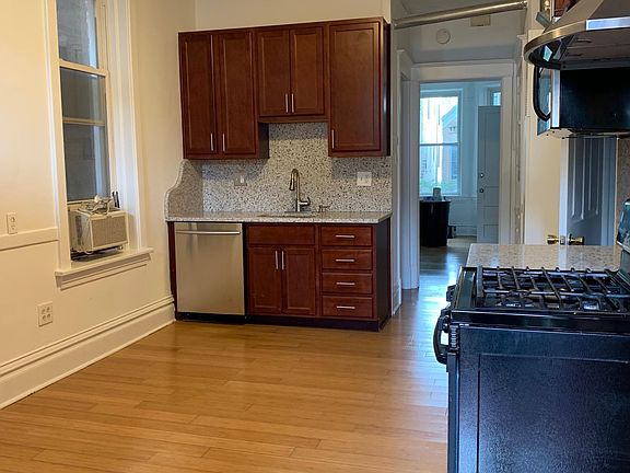 2nd image of 1723 N Wolcott Ave APT 2