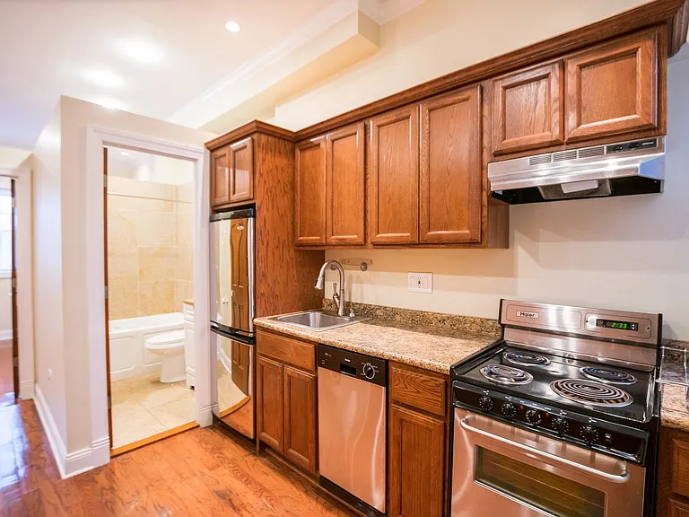 2506 S Broad St — Photo 5