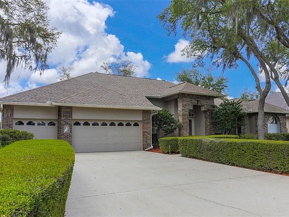 3rd image of 2807 Clubhouse Dr