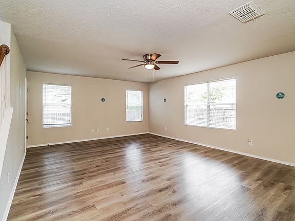 5th image of 141 Wistoria Ct