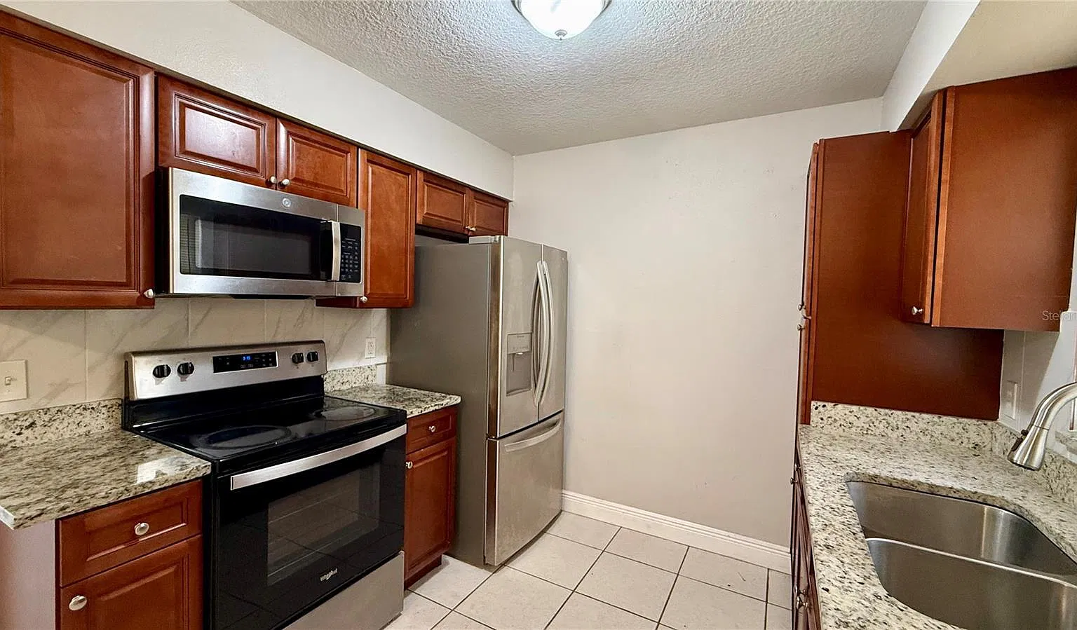 2 bed, 1.0 bath, 932 sqft, $1,250 — Photo 3