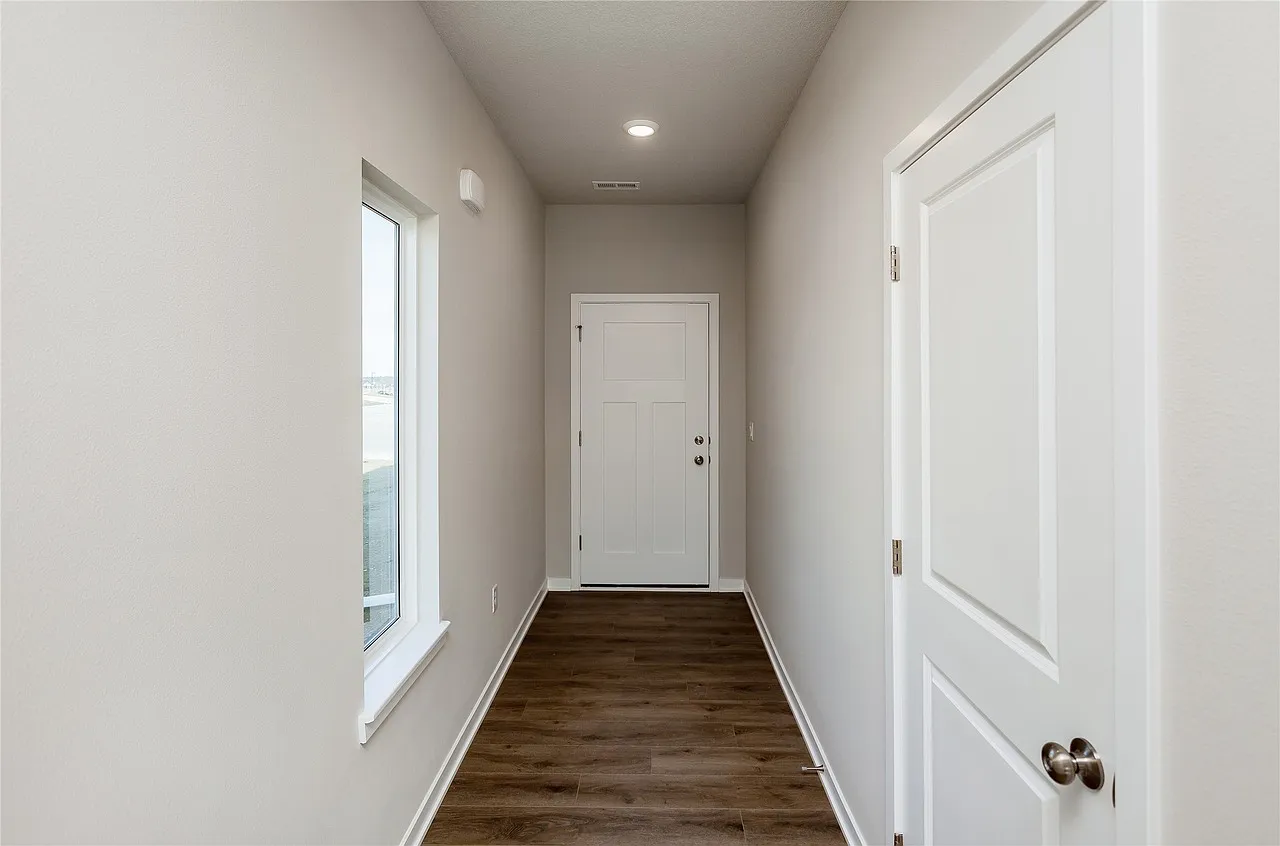 3 bed, 2.5 bath, 1591 sqft, $1,875 — Photo 3
