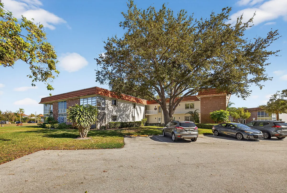 Building Photo - 1225 NW 21st St #36-3609